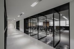 办公空间丨风格另类的工业风办公室装修设计案例