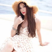 温碧霞IRENENA服装品牌夏季吊带碎花清雅公主裙户外休闲连